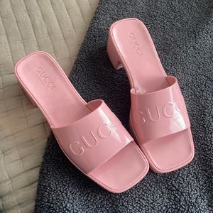 Gucci sandals size 38
